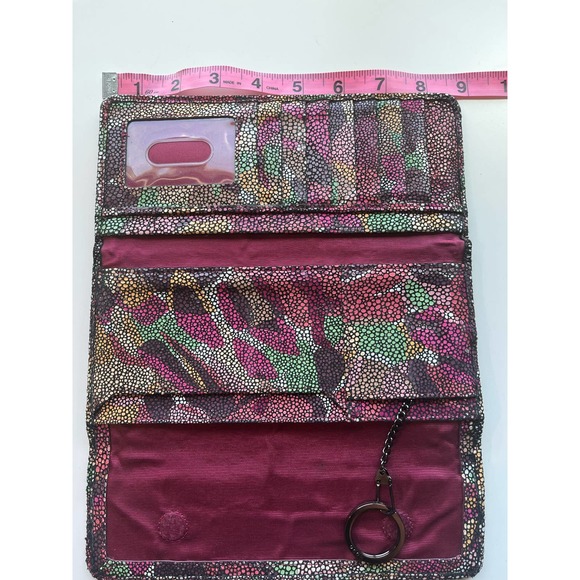 Hobo abstract foliage trifold wallet with magnetic closure - Picture 3 of 7